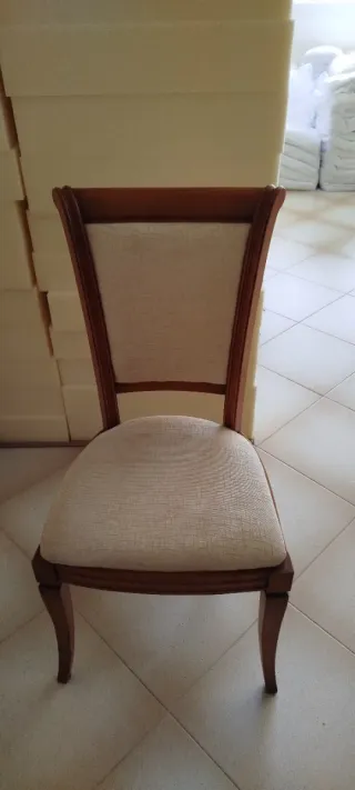 Sillas de comedor madera y tela beige