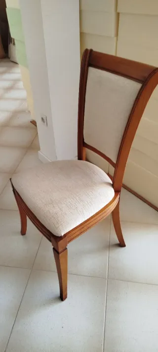 Sillas de comedor madera y tela beige