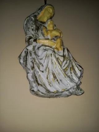 Madonna in gesso lavorata a mano altezza 25 cm