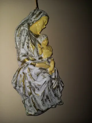 Madonna in gesso lavorata a mano altezza 25 cm