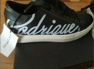 Scarpe nuove casual sportive