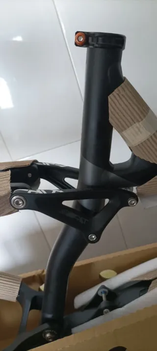 Cuadro Doble Suspensión Talla M Felt edict nine 9