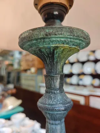 Lámpara de mesa metal verde