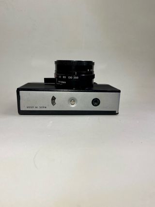 Cámara Vilia Negra con funda funcionando