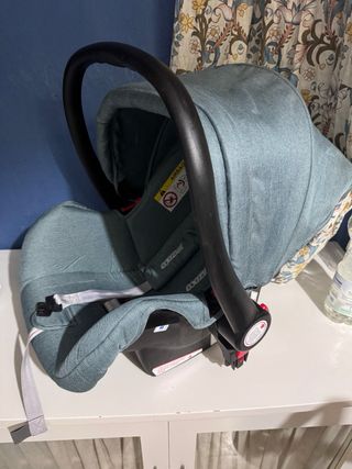 Carro de bebé con silla de coche