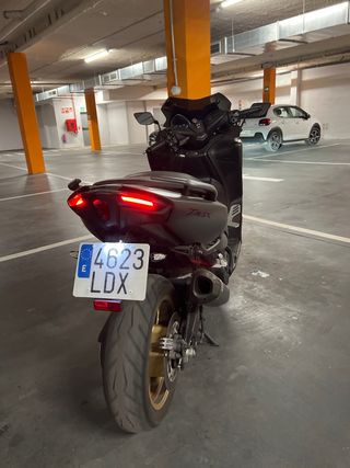 Yamaha TMAX 560  Tech max