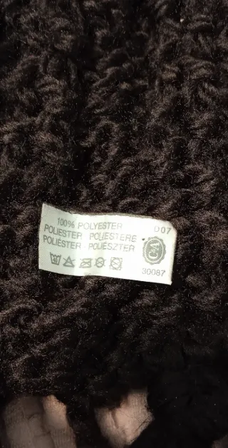 Bufanda marrón de lana gruesa con pompones C&A