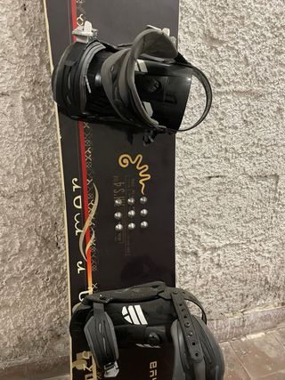 Snowboard completo con attacchi