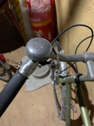 Bicicleta antigua verde Nicor