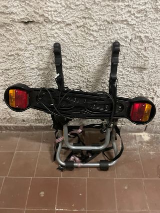 Portabici auto con fanaleria posteriore