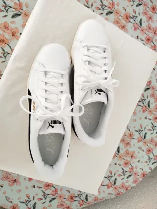 Zapatillas Puma Blancas y Negras