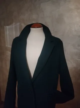 Abrigo paño verde Bershka