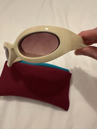 Gafas de sol ovaladas beige