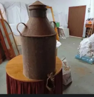 Bidón antiguo para líquidos