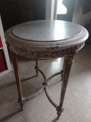 Tavolino in stile Luigi XVI
