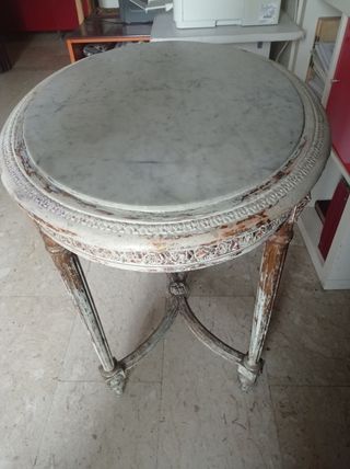 Tavolino in stile Luigi XVI