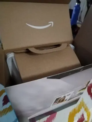 Schermo intelligente Amazon Echo Show bloccato