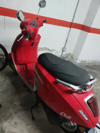 UM Shill Scooter Roja
