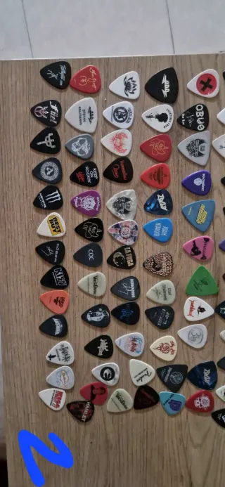 Plettri per chitarra di vari gruppi