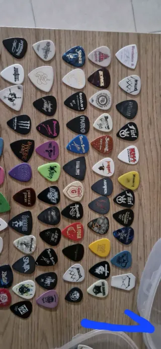 Plettri per chitarra di vari gruppi