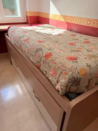 Conjunto dormitorio 2 camas y 2 cajones.