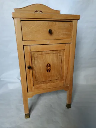 Mesilla auxiliar antigua madera