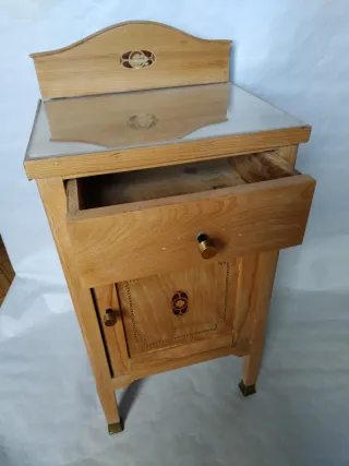 Mesilla auxiliar antigua madera