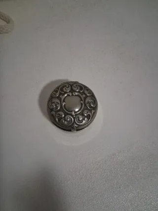 Pastillero, cajita de rapé antiguo labrado