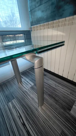 Mesa de comedor cristal templado y metal