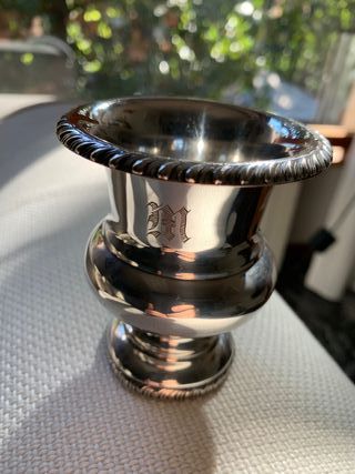 Vasetto decorativo in metallo argentato