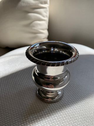 Vasetto decorativo in metallo argentato