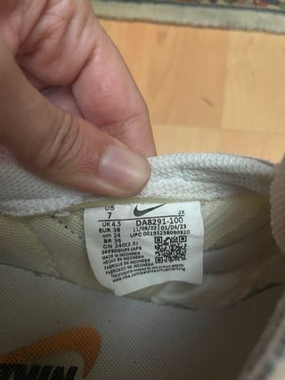 Zapatillas Nike Mujer Beige/Blanco