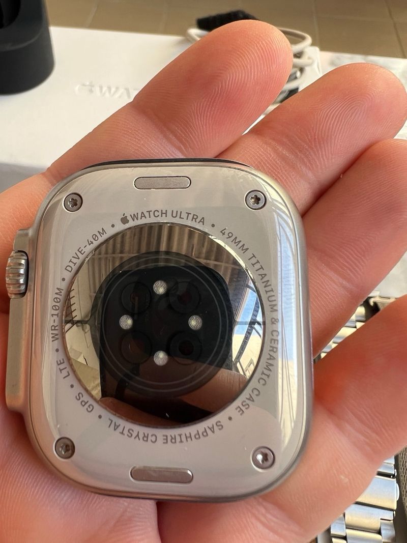 Apple Watch Ultra 2 + Accesorios afbeelding 7
