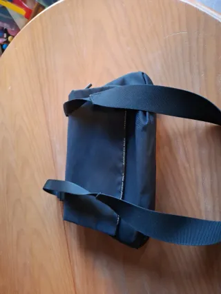 Bolso bandolera Mandarina Duck negro