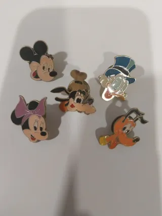 Lote 5 Pines Disney Antiguos