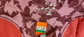 Top Nike XL Rosa y Morado Hojas