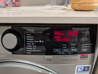 Lavadora AEG Serie 7000 ProSteam L7FEE842S