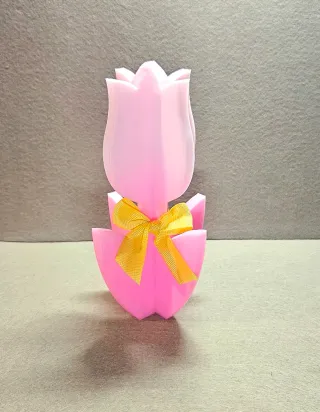 Tulipano rosa con fiocco giallo