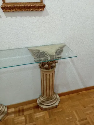 Ingresso con colonne e vetro