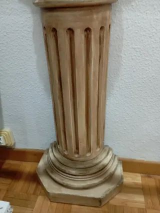 Ingresso con colonne e vetro