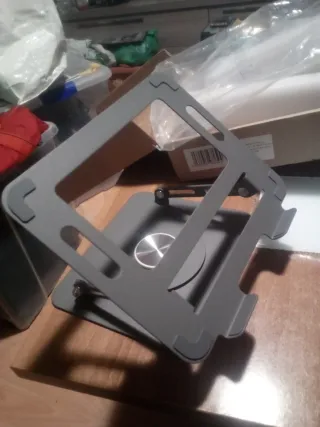 Soporte giratorio magnético Kigam para tablets