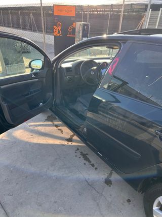 Volkswagen Golf 2004