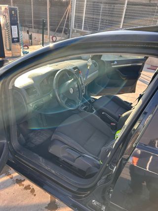 Volkswagen Golf 2004