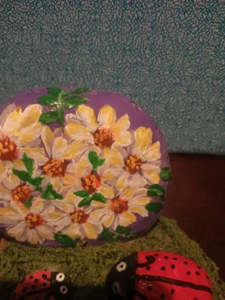 Decoración Piedra Flores y Mariquitas