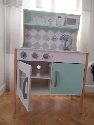 Cocinita de madera para niños