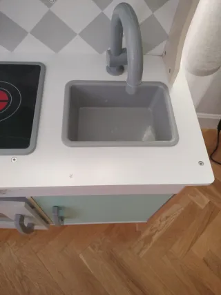 Cocinita de madera para niños