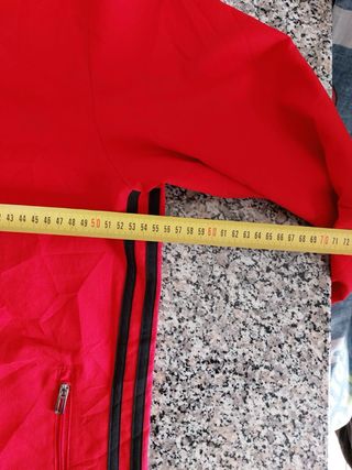 Giacca Adidas con cappuccio rossa