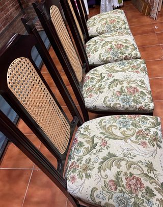 Sillas de comedor tapizadas y ratán