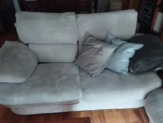 Sofás 3+2, Librero y Mesa Auxiliar