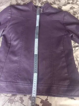 Cazadora polipiel morada